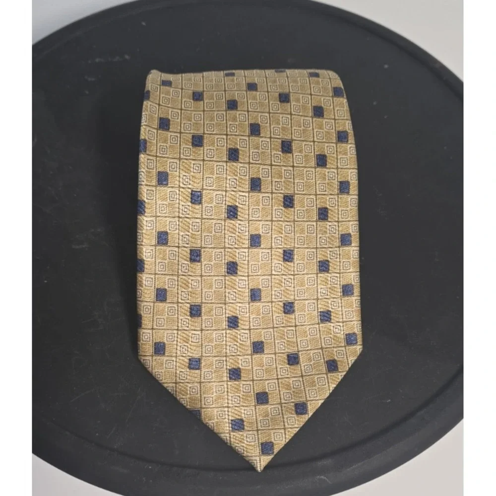 Pierre Cardin Mens Classic Geometric Yellow Silk Necktie Vintage Business Formal